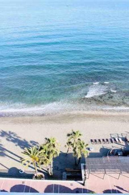 Large Modern Beach Front Apartment, Rooftop Pool!! Marbella Exterior photo